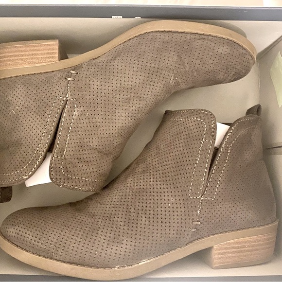 Universal Thread boot - Picture 2 of 2